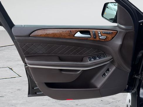 Used 2019 Mercedes-Benz GLS 550 4MATIC image 16