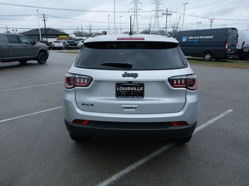 New 2026 Jeep Compass Latitude image 9