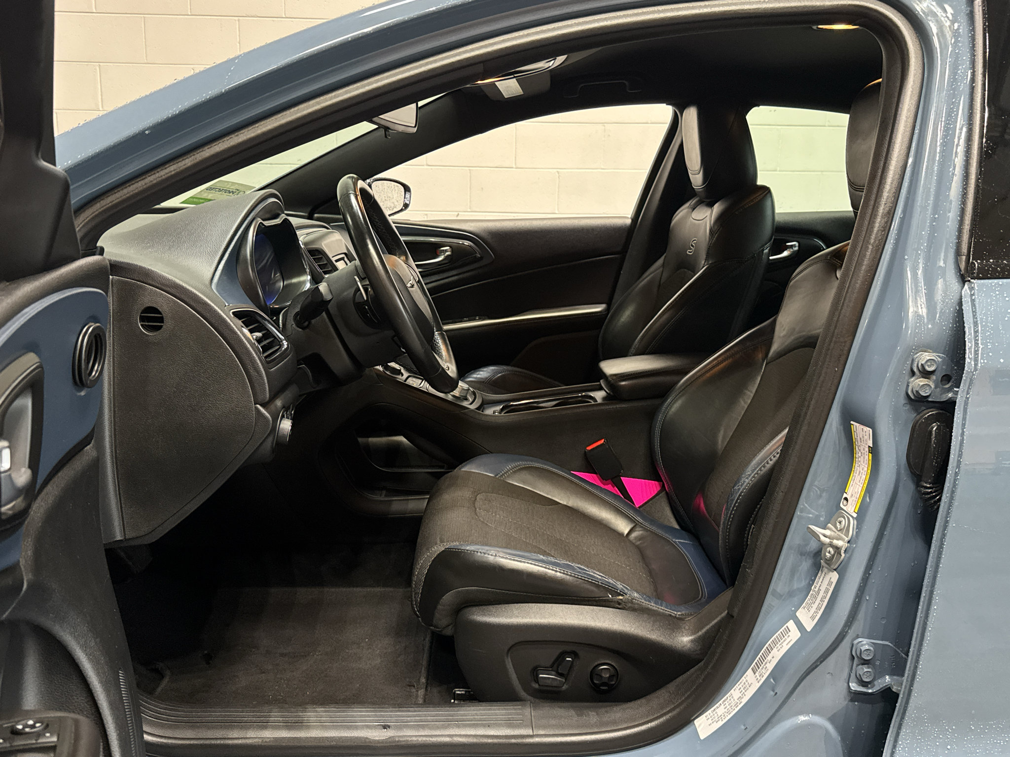 Used 2015 Chrysler 200 S FWD image 13