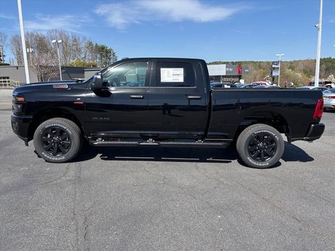 New 2026 RAM 2500 Big Horn AWD/4WD image 17