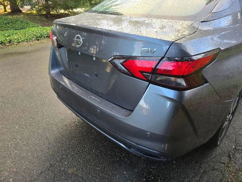 Used 2021 Nissan Versa SV image 13