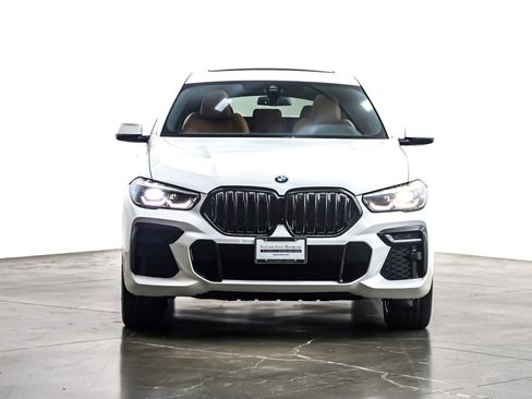 Used 2022 BMW X6 xDrive40i w/ M Sport Package image 3