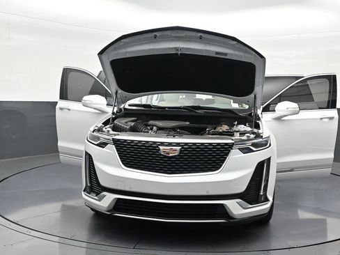 Used 2024 Cadillac XT6 Premium Luxury FWD image 37