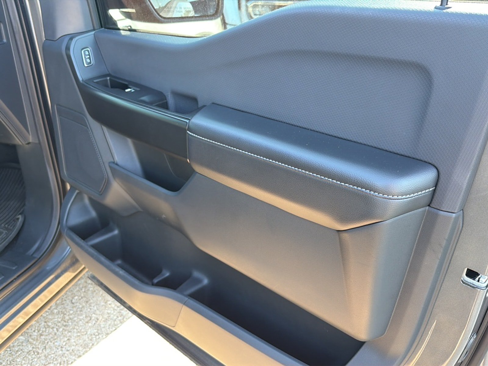 Used 2024 Ford F150 STX w/ STX Black Appearance Package RWD image 17
