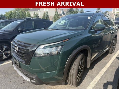 Used 2025 Nissan Pathfinder Platinum AWD/4WD image 1