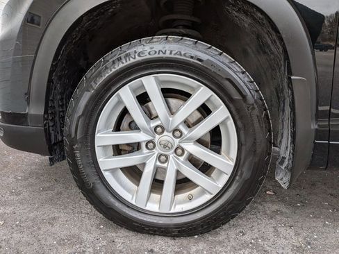 Used 2014 Toyota Highlander LE image 21