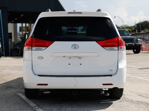 Used 2014 Toyota Sienna LE FWD image 5