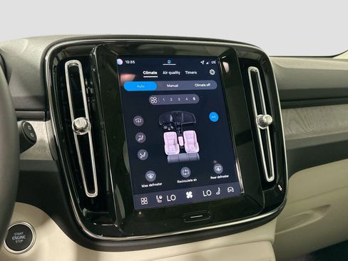 New 2026 Volvo XC40 B5 Ultra w/ Protection Package Premier image 15