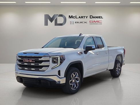 New 2026 GMC Sierra 1500 SLE image 2