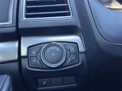 Used 2018 Ford Explorer XLT w/ Equipment Group 202A image 31