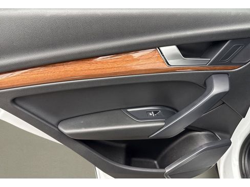 Used 2023 Audi Q5 2.0T Premium image 33