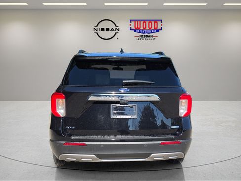 Used 2020 Ford Explorer XLT w/ Equipment Group 202A AWD/4WD image 3