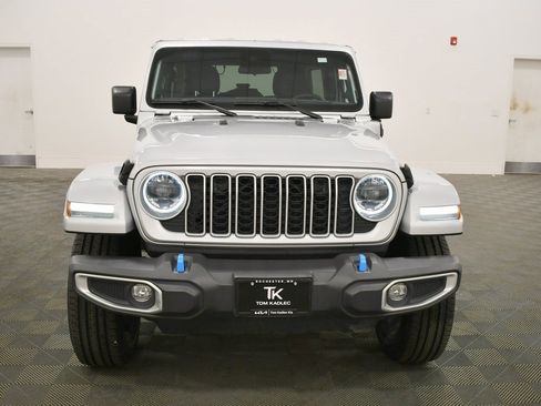 Used 2024 Jeep Wrangler Unlimited Sahara image 11