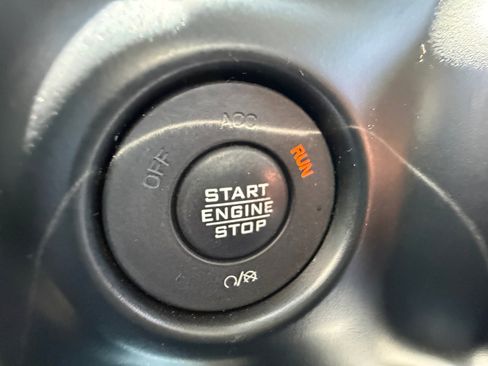 Used 2021 Jeep Wrangler Unlimited Sahara AWD/4WD image 30