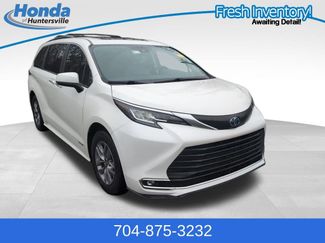 Used 2021 Toyota Sienna XLE video 1