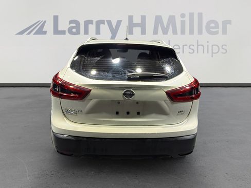 Used 2021 Nissan Rogue Sport SL w/ Premium Package image 4