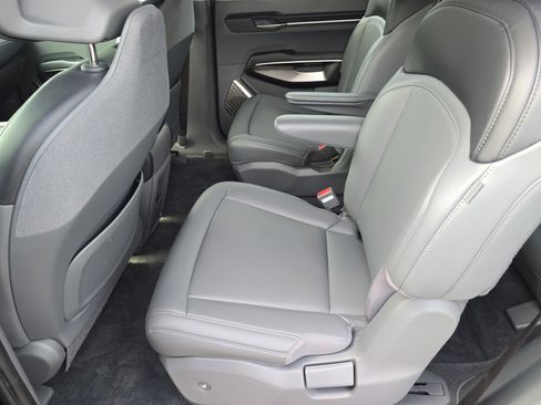 Certified 2024 Kia EV9 Light Long Range RWD image 16