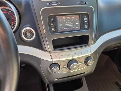 Used 2020 Dodge Journey SE w/ SE Popular Equipment Group FWD image 22