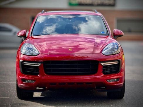 Used 2016 Porsche Cayenne GTS AWD/4WD image 2