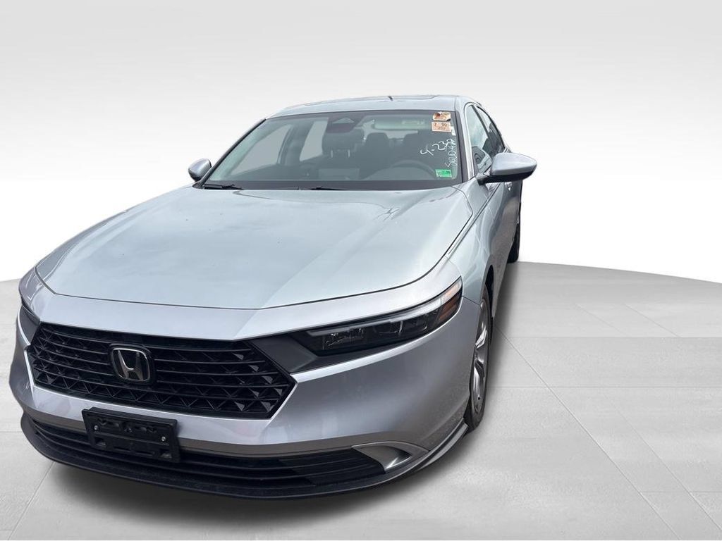 Used 2024 Honda Accord EX image 2