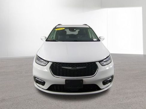 Used 2021 Chrysler Pacifica Touring-L image 15