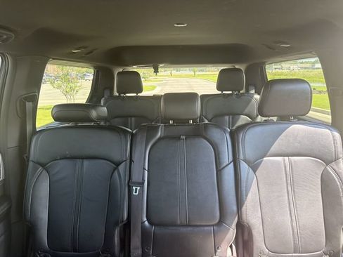 Used 2024 Jeep Wagoneer Series II w/ Flexible Seating Group AWD/4WD image 25