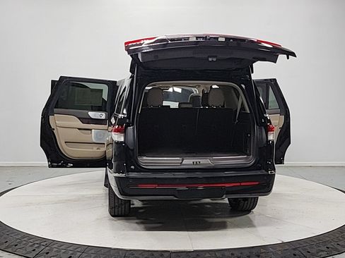 Used 2023 Lincoln Navigator L Reserve AWD/4WD image 15