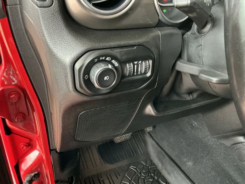 Used 2021 Jeep Wrangler Unlimited Sahara image 26