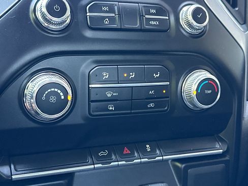 Used 2023 GMC Sierra 2500 SLE image 21