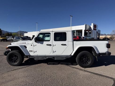 Used 2020 Jeep Gladiator Rubicon image 2