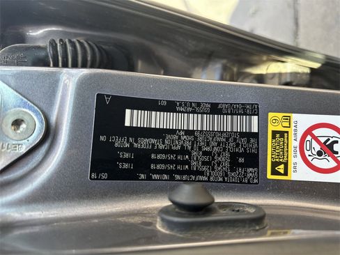 Used 2018 Toyota Highlander XLE image 26