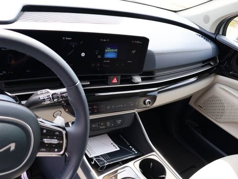 New 2026 Kia Carnival SX Prestige FWD image 28