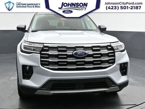 New 2026 Ford Explorer Active w/ Active Comfort Package image 4