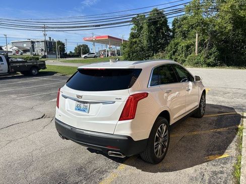 Used 2019 Cadillac XT5 Premium Luxury w/ Advanced Security Package AWD/4WD image 4
