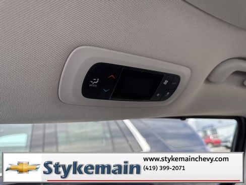 Used 2022 Chrysler Pacifica Touring-L image 50