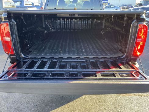 Used 2021 Chevrolet Colorado LT w/ Fleet Safety Package image 8