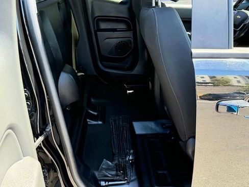 Used 2022 Chevrolet Colorado LT w/ Fleet Safety Package image 23