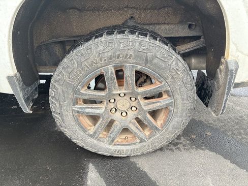 Used 2022 Chevrolet Silverado 1500 LT Trail Boss w/ Protection Package image 17