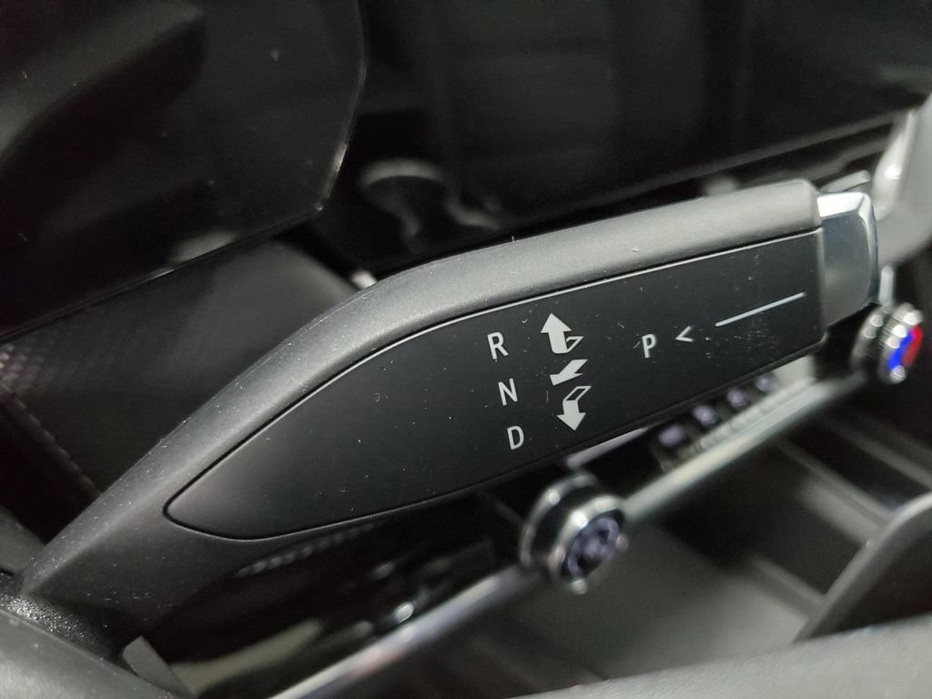 Used 2025 Chevrolet Equinox LT FWD image 32