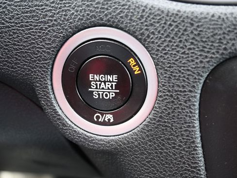 Used 2023 Dodge Charger SXT image 17