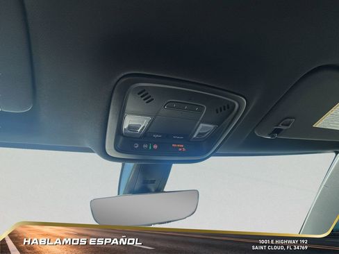 Used 2023 Chevrolet Traverse RS image 22