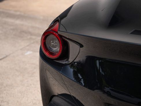 Used 2020 Ferrari Portofino RWD image 24