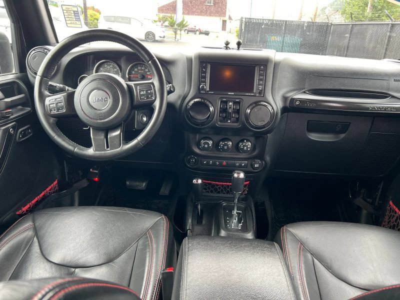 Used 2018 Jeep Wrangler Unlimited Rubicon AWD/4WD image 11