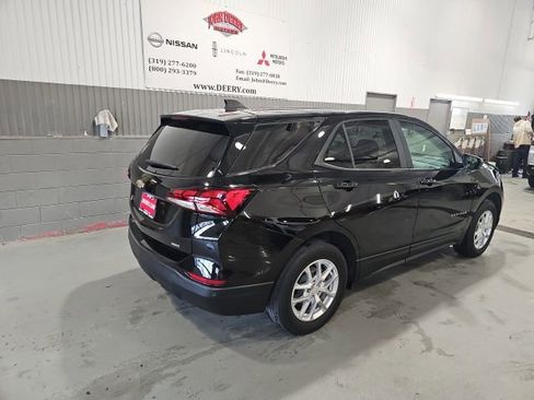 Used 2023 Chevrolet Equinox LS AWD/4WD image 5