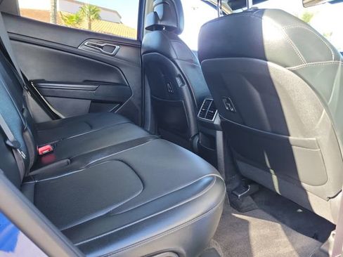 Used 2024 Kia Sportage EX image 23