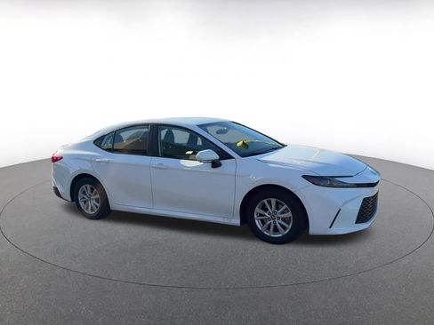 Used 2025 Toyota Camry LE image 2