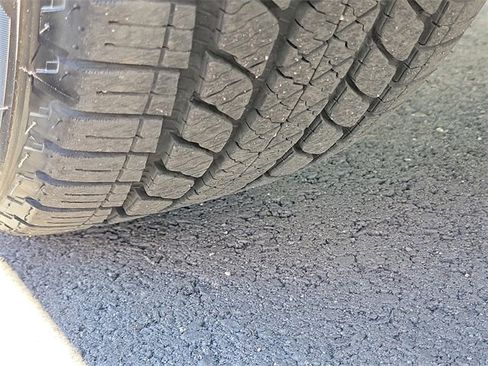 Used 2019 Toyota RAV4 XLE Premium image 33