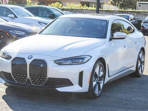 Certified 2023 BMW i4 eDrive40 w/ Premium Package image 3