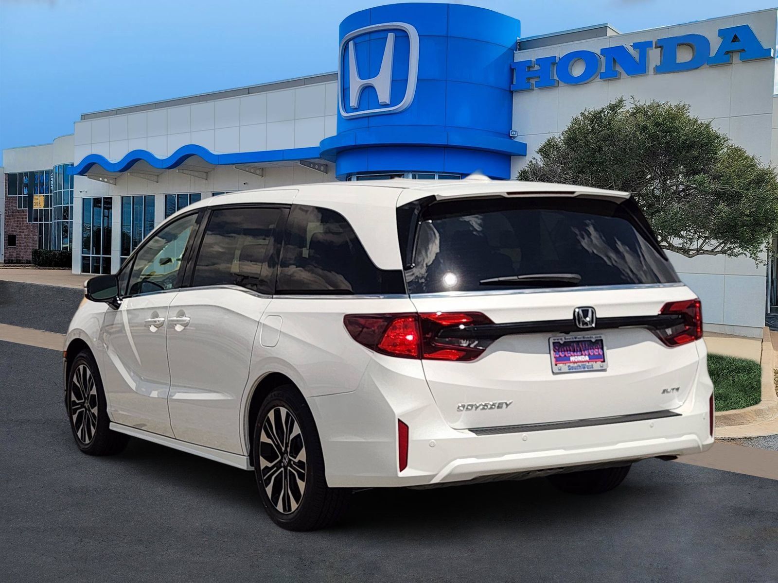 New 2026 Honda Odyssey Elite image 4