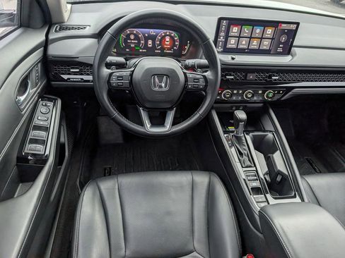 Used 2024 Honda Accord Touring image 3